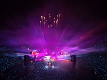 Coldplay / H.E.R. / Lizzy McAlpine on Jun 8, 2022 [585-small]