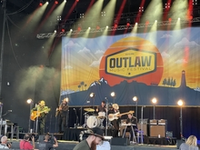 Willie Nelson / Nathaniel Rateliff & the Night Sweats / Jason Isbell and the 400 Unit / Charley Crockett / Brittney Spencer on Jun 26, 2022 [815-small]
