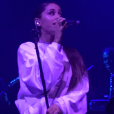 Ariana Grande on Aug 22, 2018 [529-small]