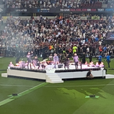 Robbie williams on Jun 12, 2022 [916-small]