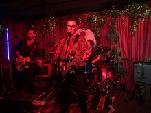 tags: Electric Enemy, Folklore - Electric Enemy / Louis and The Shakes / Lapels on Sep 7, 2021 [552-small]