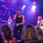 "We're Not Going To Take It". Twisted Sister's Dee Snider joins Chevy Metal on stage., Chevy Metal / Steve Jones / Gilby Clarke on Aug 20, 2016 [424-small]