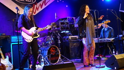 Sari Schorr & The Engine Room on Apr 26, 2017 [387-small]
