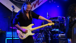 Sari Schorr & The Engine Room on Apr 26, 2017 [389-small]