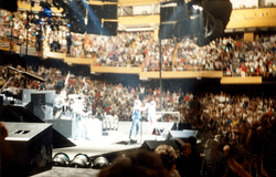 U2 on Sep 18, 1987 [119-small]