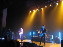 Vampire Weekend / Black Kids on Dec 7, 2008 [396-small]