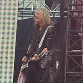 Mötley Crüe / Def Leppard / Poison / Joan Jett & The Blackhearts / Classless Act on Jul 17, 2022 [948-small]