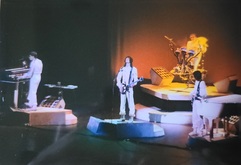 The drum set was built around a motorcycle chasis., Todd Rundgren & Utopia on Apr 7, 1981 [776-small]