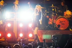 Machine Gun Kelly / Avril Lavigne / Iann Dior on Jul 3, 2022 [667-small]