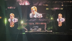 Elton John on Jul 28, 2022 [975-small]