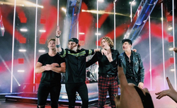 5 Seconds of Summer / The Aces on Oct 11, 2018 [733-small]