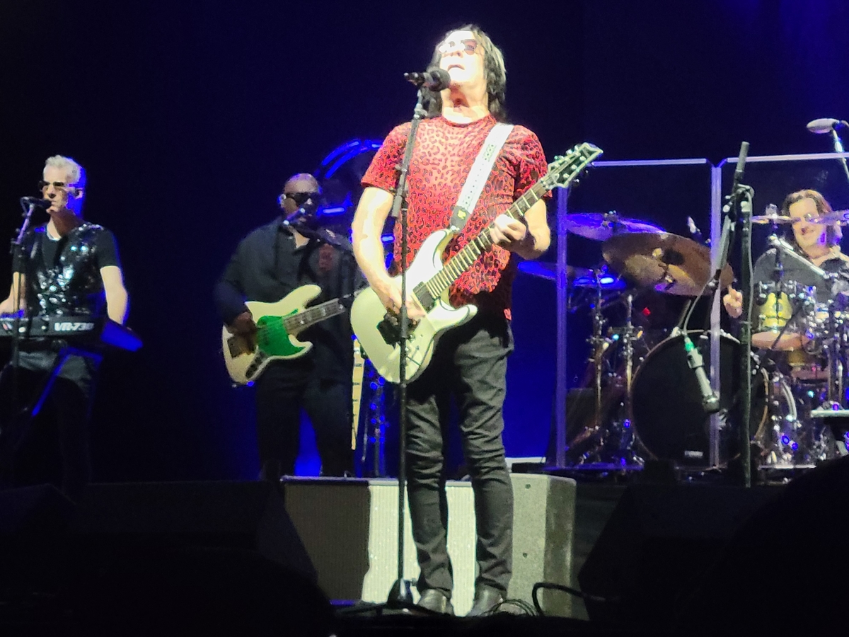 Jul 31, 2022: Daryl Hall / Todd Rundgren at Hard Rock Live, Seminole ...