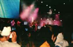 KIIS FM Wango Tango 2001 on Jun 16, 2001 [990-small]
