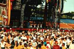 KIIS FM Wango Tango 2001 on Jun 16, 2001 [001-small]