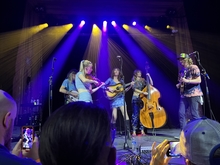 Molly Tuttle & Golden Highway / Pick & Howl on Aug 7, 2022 [341-small]
