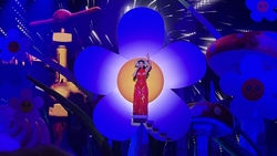 Katy Perry on Aug 12, 2022 [599-small]