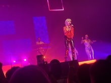 Carly Rae Jepsen / Phoebe Ryan on Aug 10, 2019 [780-small]