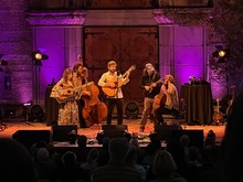 Punch Brothers featuring Chris Thile / Sarah Jarosz / Watchmen on Aug 5, 2022 [007-small]