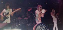 Thin Lizzy / Queen on Feb 4, 1977 [547-small]
