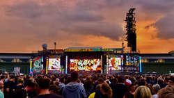 Die Toten Hosen / Feine Sahne Fischfilet / Thees Uhlmann / Stoned Jesus on Aug 20, 2022 [722-small]