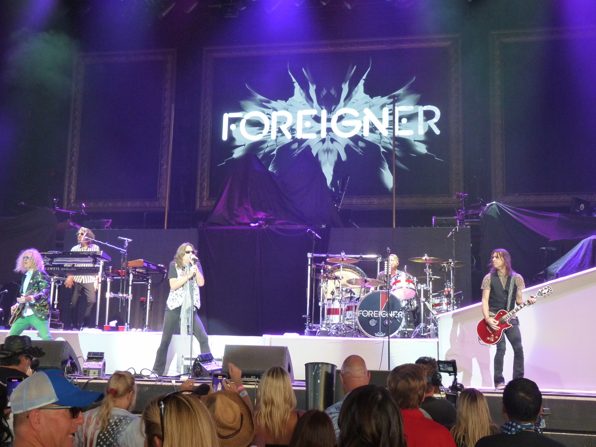 Aug 20, 2022 Kid Rock / Foreigner / Trey Lewis at Hollywood Casino