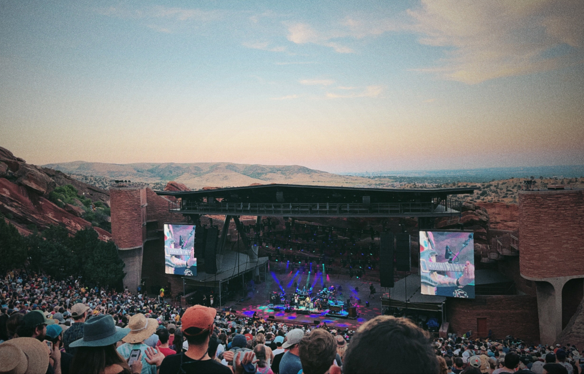 Jul 17, 2022 The String Cheese Incident / Billy Strings at Red Rocks