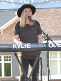 Kylie Odetta / Center Lane on May 22, 2016 [401-small]