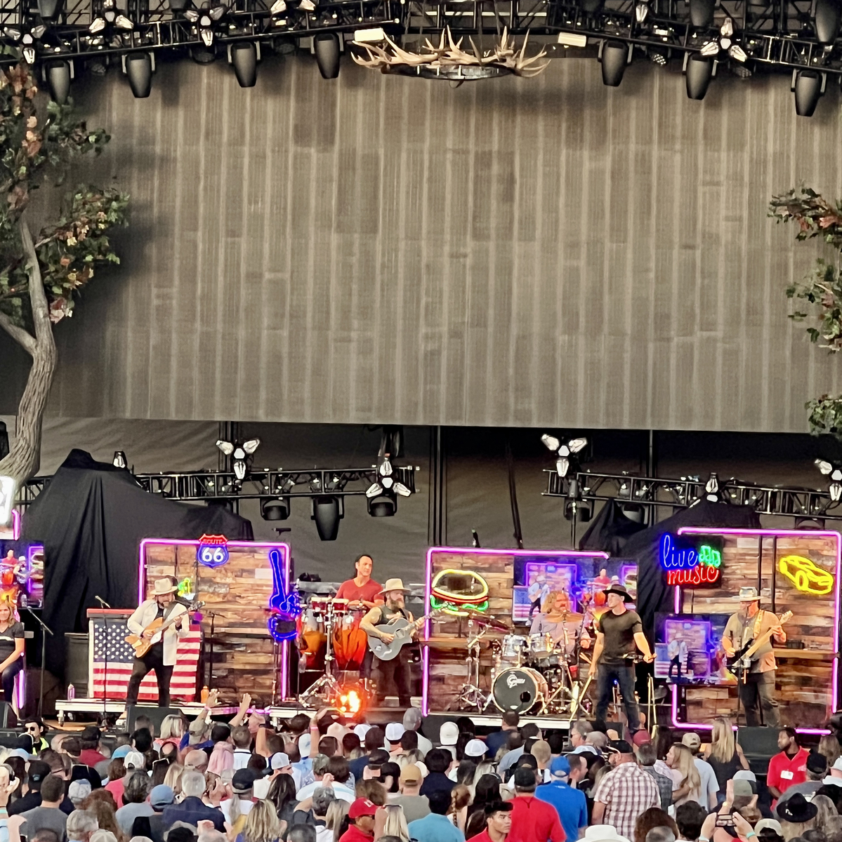 soaring eagle casino concerts 2021