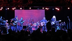 Christopher Cross / Todd Rundgren / Jason Scheff / Badfinger Feat. Joey Molland / Denny Laine on Jun 16, 2022 [944-small]