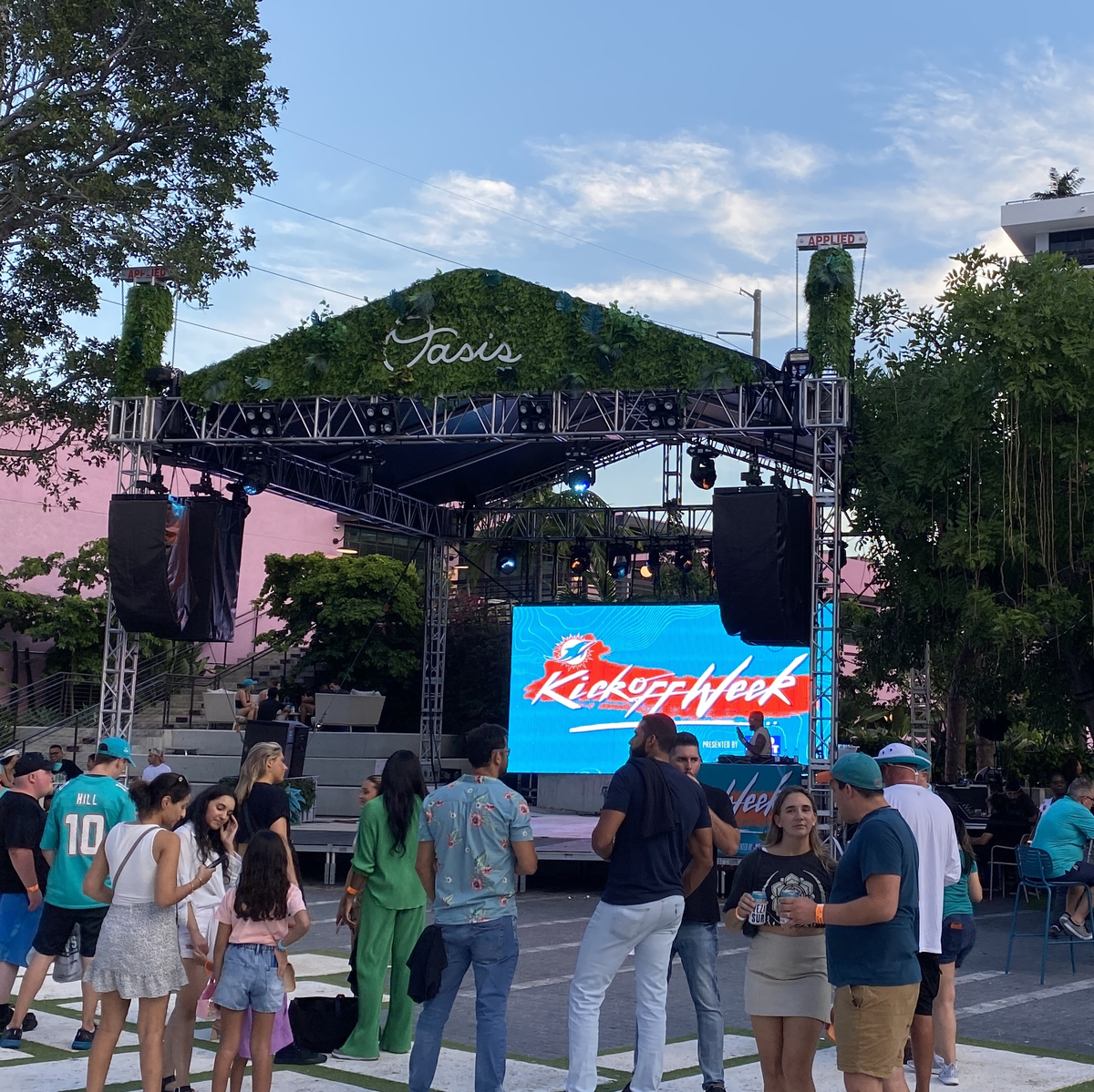 Sep 10, 2022 Dimelo Flow / Piso 21 at The Oasis Wynwood Miami, Florida