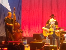 Willie Nelson / ZZ Top / Gov't Mule / Larkin Poe / The War and Treaty on Jul 31, 2022 [992-small]