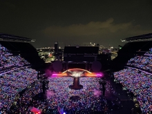 Coldplay / H.E.R. / Lizzy McAlpine on Jun 8, 2022 [672-small]