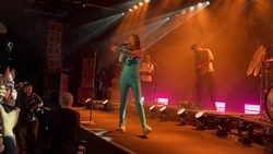 Mimi Webb on Sep 9, 2022 [873-small]