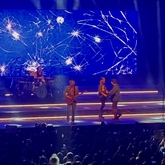 5 Seconds of Summer / Hinds on Apr 26, 2022 [974-small]