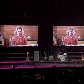 5 Seconds of Summer / Hinds on Apr 26, 2022 [975-small]
