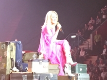 Kylie Minogue on Sep 20, 2018 [910-small]