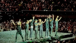 Stray Kids on Jul 10, 2022 [012-small]