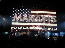 Maroon 5 / Kelly Clarkson on Oct 4, 2013 [939-small]