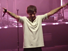Louis Tomlinson / Sun Room on Feb 19, 2022 [085-small]