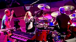 tags: Alanis Morissette, Chad Smith, Kia Forum - The Taylor Hawkins Tribute Concert on Sep 27, 2022 [704-small]
