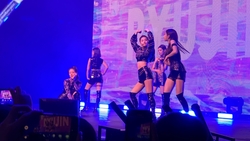 ITZY on Jan 17, 2020 [340-small]