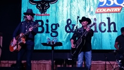 Big and Rich / Chris Janson on Feb 16, 2016 [426-small]