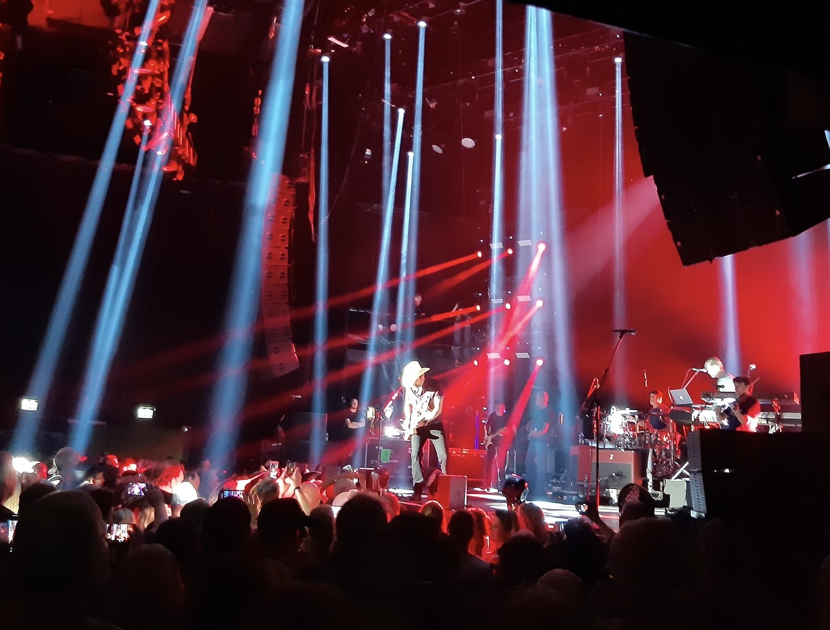Chris Lane Concert & Tour History (Updated for 2022 2023) Concert