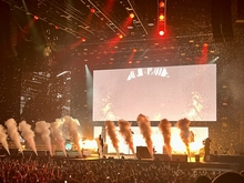 Twenty One Pilots / Peter McPoland on Sep 2, 2022 [375-small]