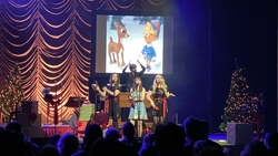 She & Him Christmas Party on Dec 13, 2019 [796-small]