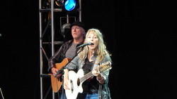 Juice Newton / Exile on Jun 12, 2013 [992-small]