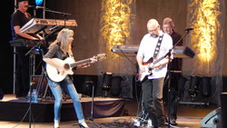 Juice Newton / Exile on Jun 12, 2013 [997-small]