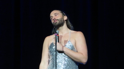 Jonathan Van Ness / Jared Goldstein on Oct 14, 2022 [951-small]
