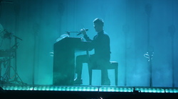 Alec Benjamin / Claire Rosinkranz / Sarah Cothran on Oct 14, 2022 [244-small]