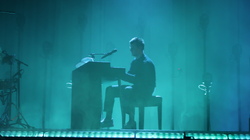 Alec Benjamin / Claire Rosinkranz / Sarah Cothran on Oct 14, 2022 [245-small]